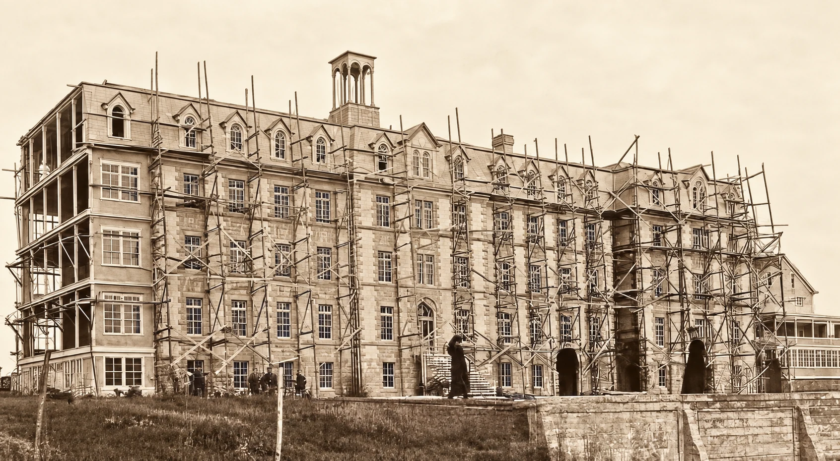 O segundo colégio em construção em 1920