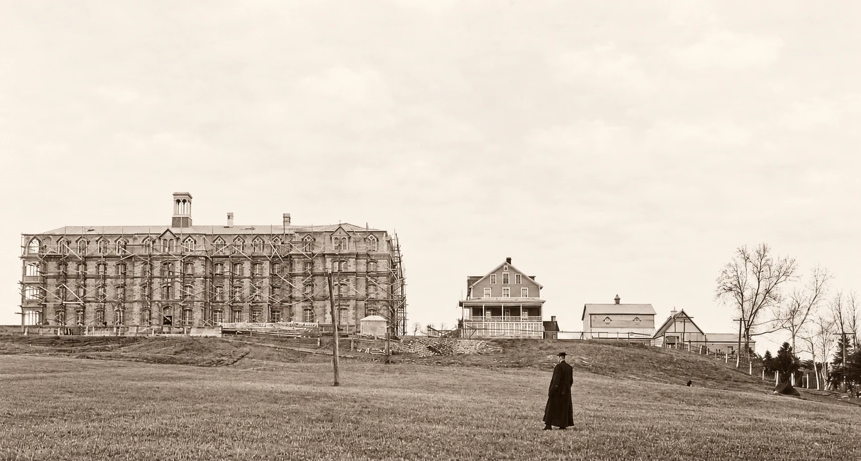 O segundo colégio em construção em novembro de 1920